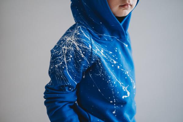 Dětská mikina s kapucí modrá stříkaná 2
