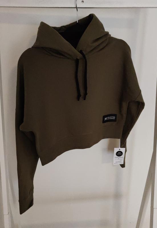 Dámská crop top mikina s kapucí — česká výroba 10