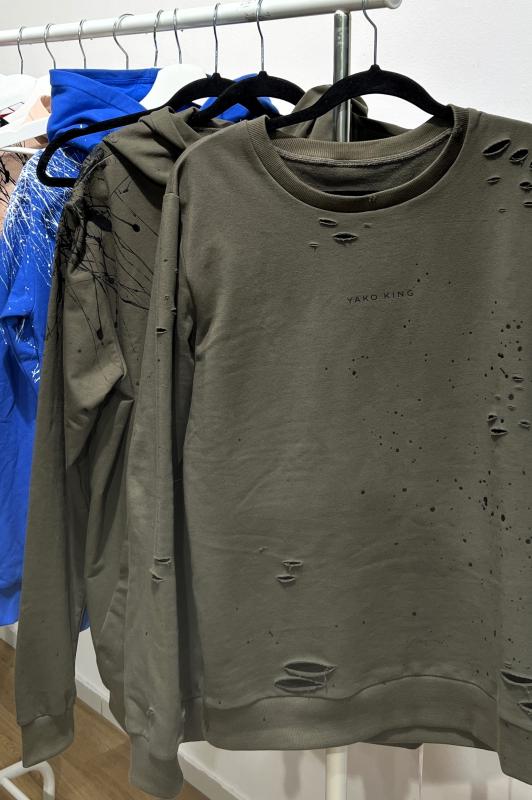 Mikina pánská khaki potrhaná stříkaná 5