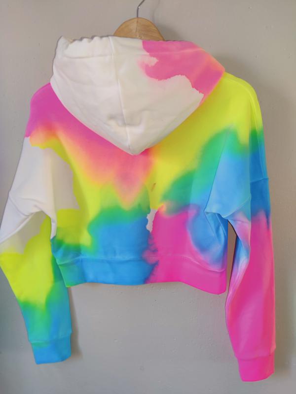 Dámská crop top mikina s kapucí ručně barvená — česká výroba 1