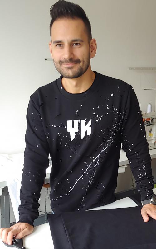Mikina pánská černá potrhaná stříkaná YK